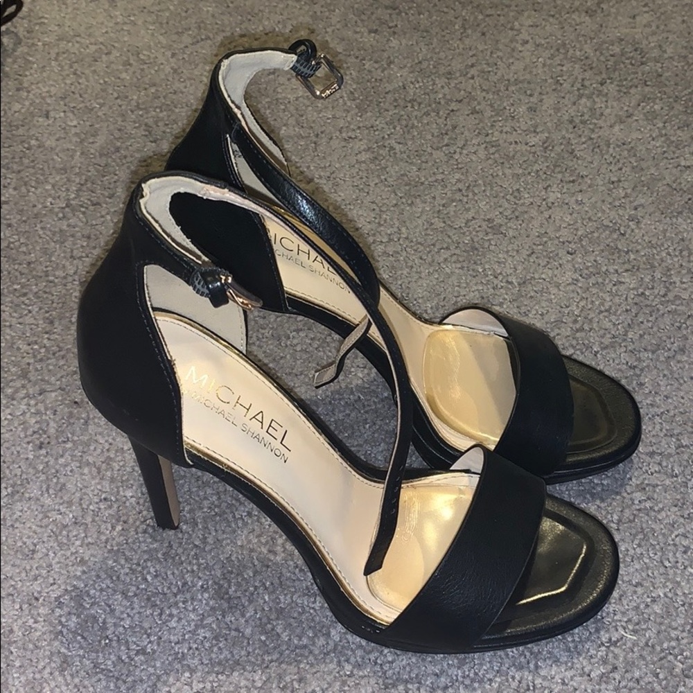 Fashion Black Heels With Strap